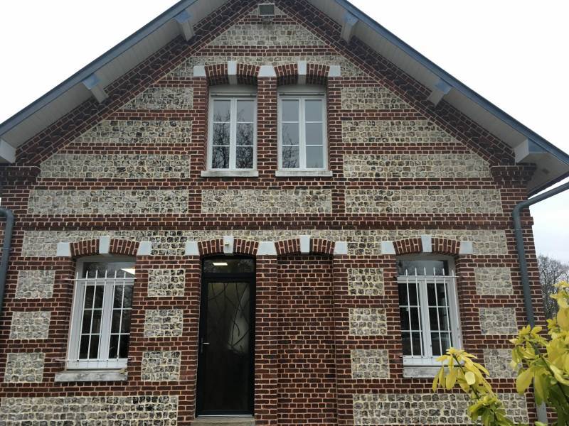Joint de briques et silex